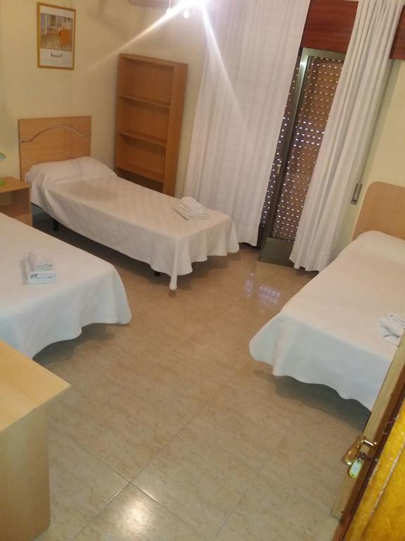 Hostal Jose Luis Brunete Luaran gambar