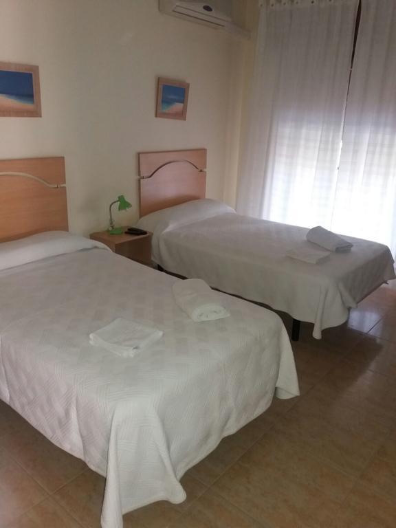 Hostal Jose Luis Brunete Luaran gambar