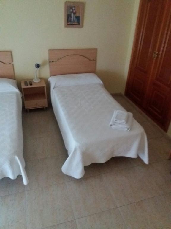 Hostal Jose Luis Brunete Luaran gambar