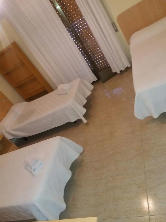 Hostal Jose Luis Brunete Luaran gambar