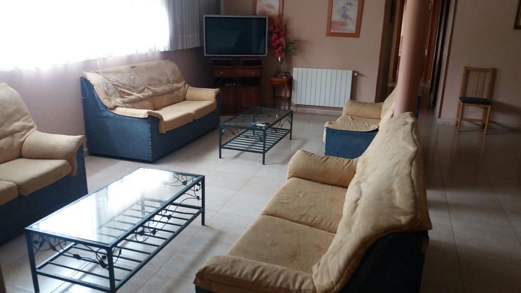 Hostal Jose Luis Brunete Luaran gambar