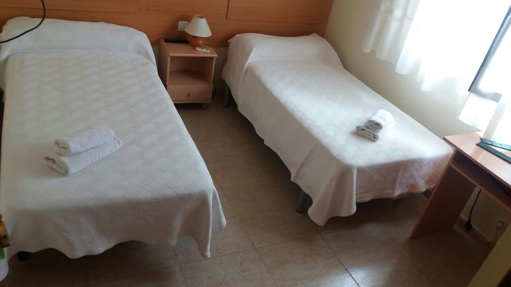 Hostal Jose Luis Brunete Luaran gambar