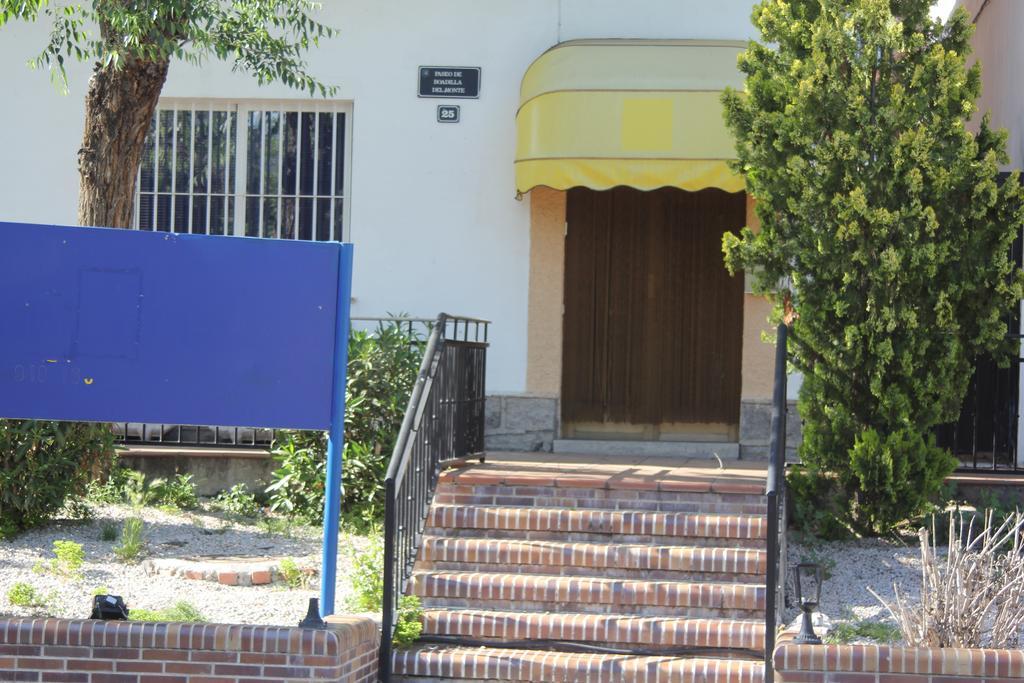 Hostal Jose Luis Brunete Luaran gambar